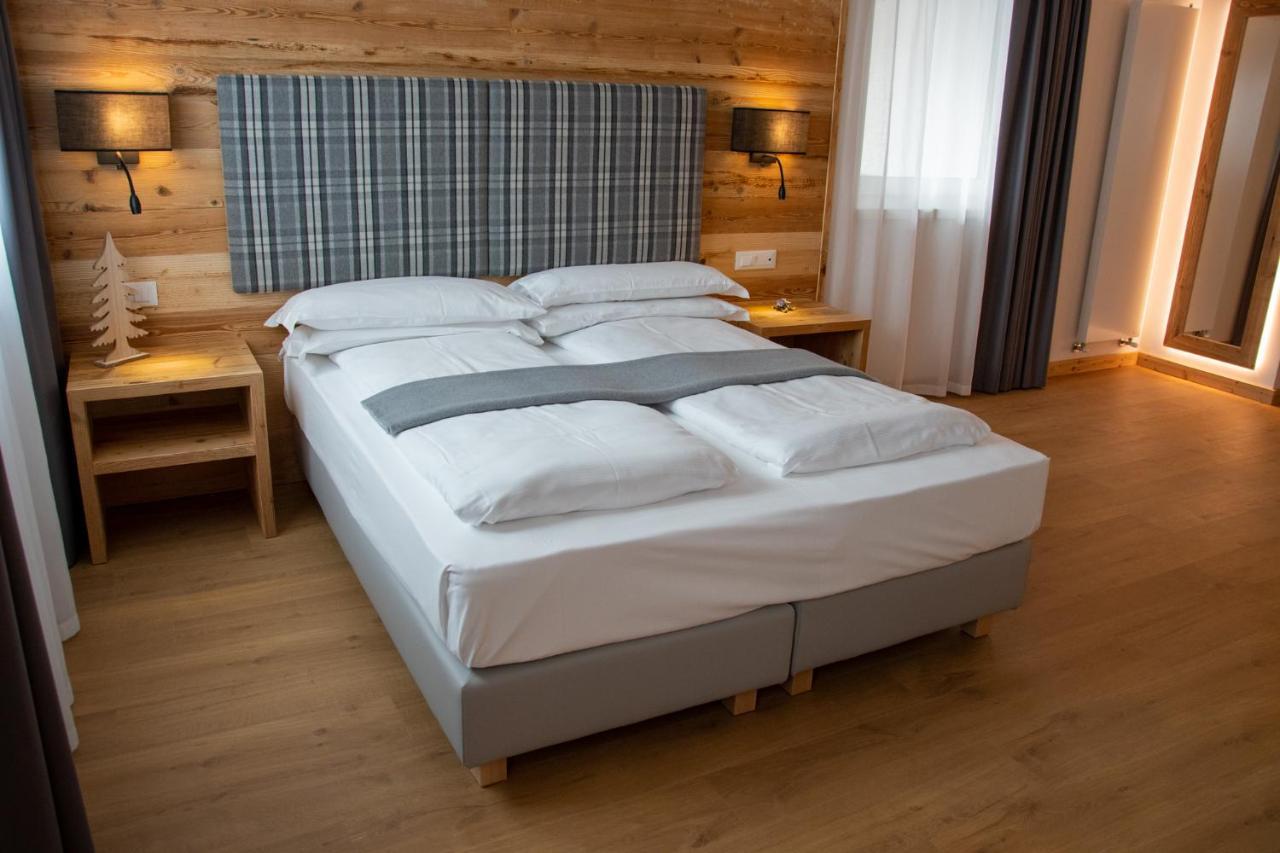 Hotel Due Spade Folgaria Eksteriør billede