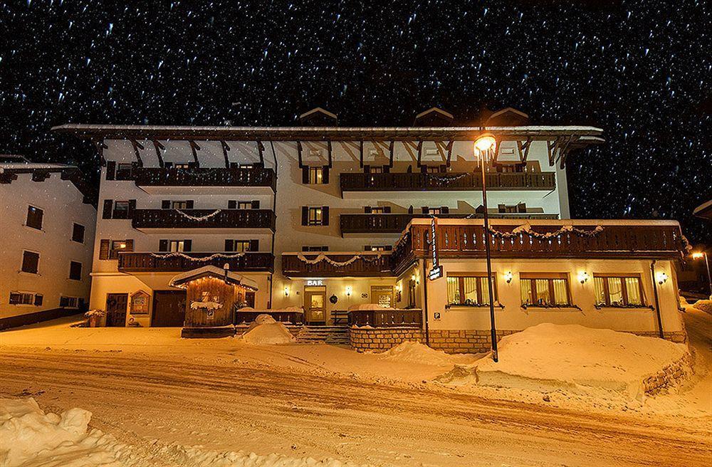Hotel Due Spade Folgaria Eksteriør billede